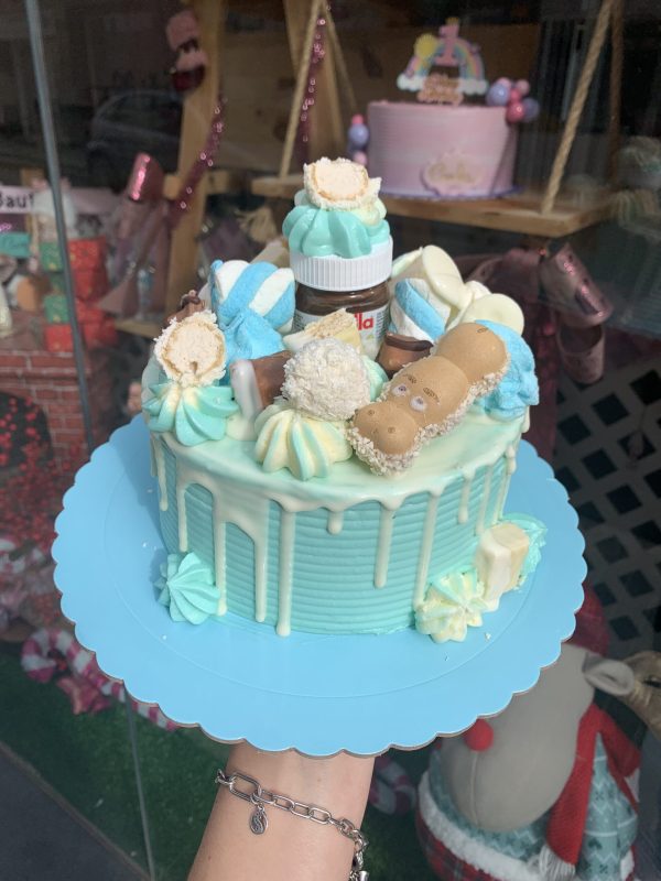 Tarta drip blue