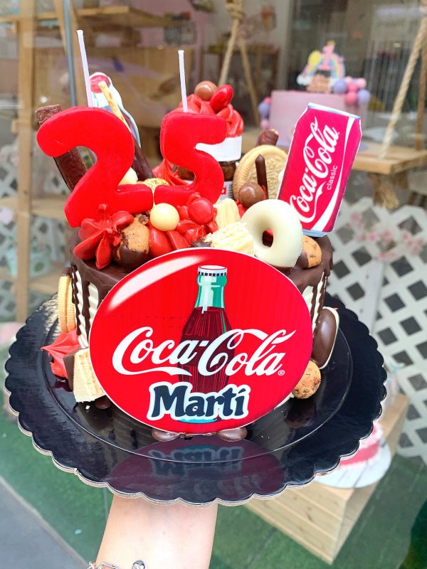 Tarta drip cocacola